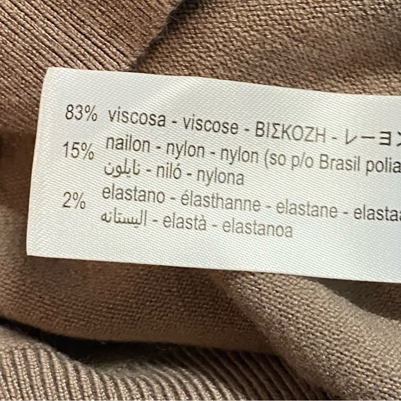 Zara viscose v neck basic sweater with Pearl buttons - Picture 4 of 4